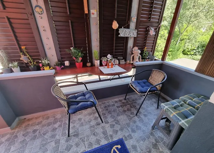 Subcastrum Apartments